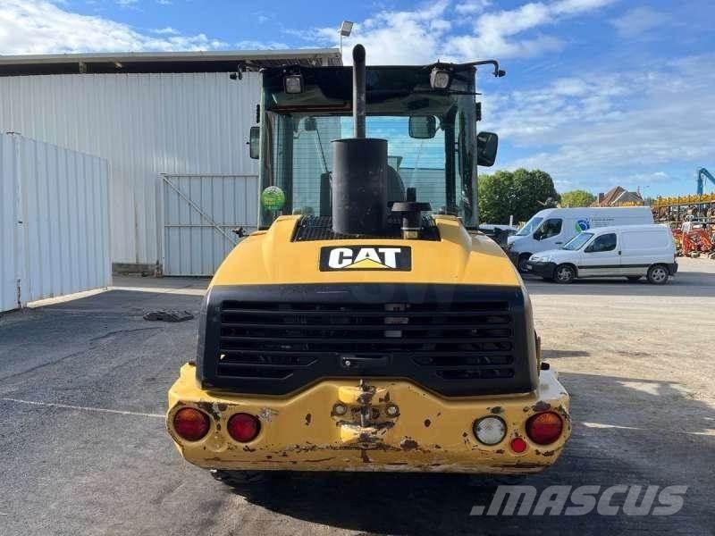 CAT 906H لوادر صغيرة