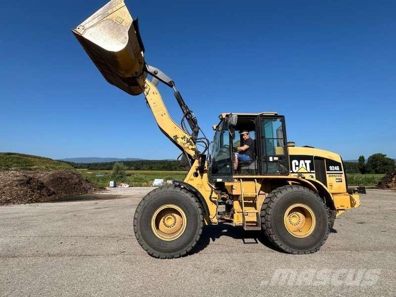 CAT 924G لوادر بعجل