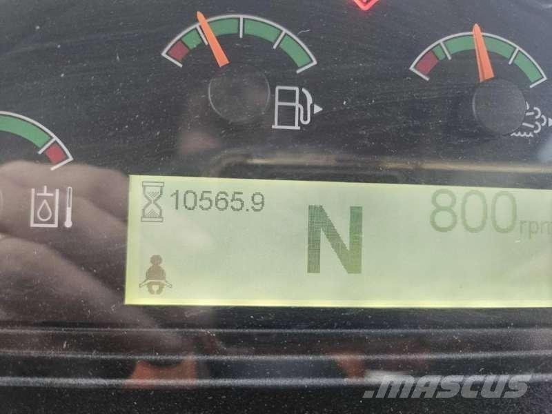 CAT 926M لوادر بعجل