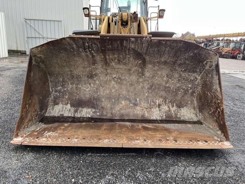 CAT 962G لوادر بعجل