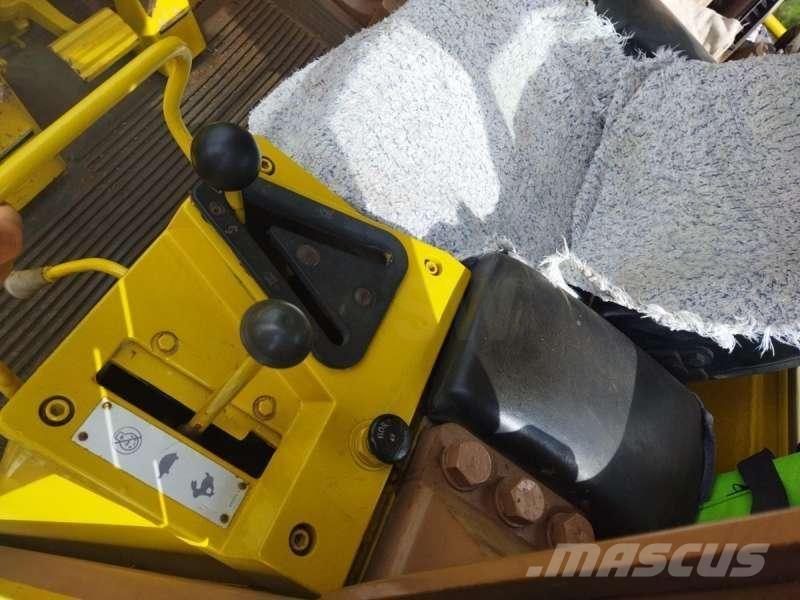 CAT 963 لوادر زحافة