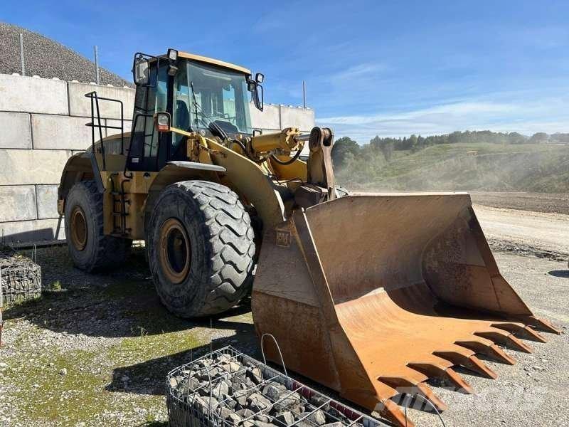 CAT 966G لوادر بعجل
