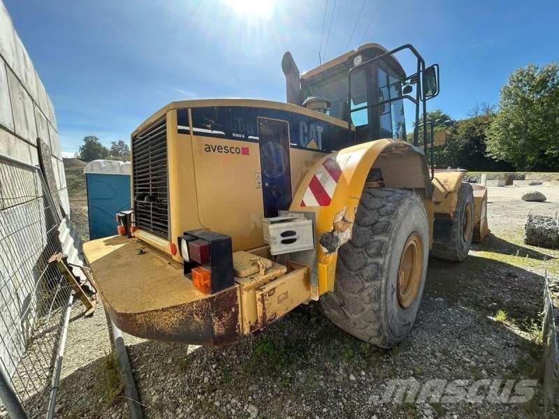 CAT 966G لوادر بعجل