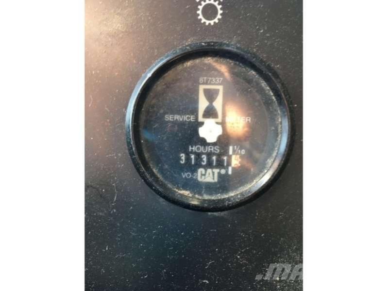 CAT 990 لوادر بعجل