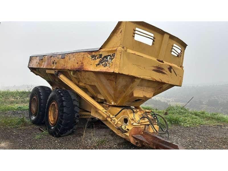 CAT D250B مقطورات قلابة