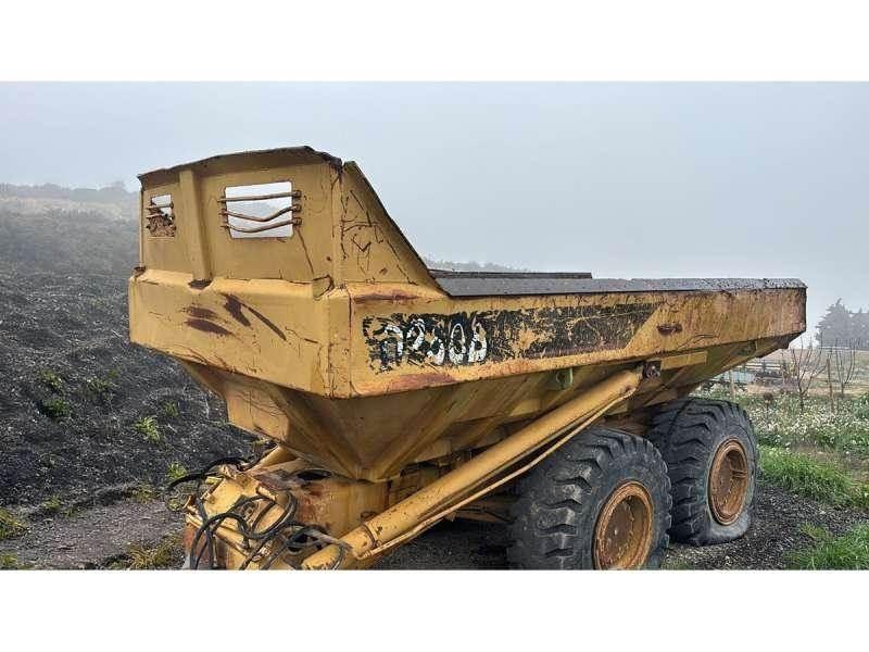 CAT D250B مقطورات قلابة