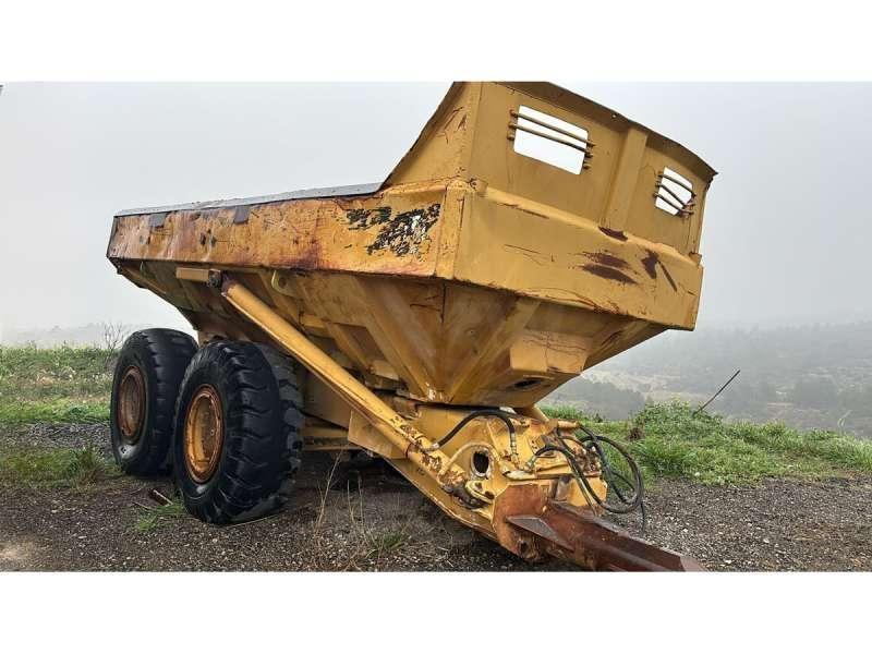 CAT D250B مقطورات قلابة
