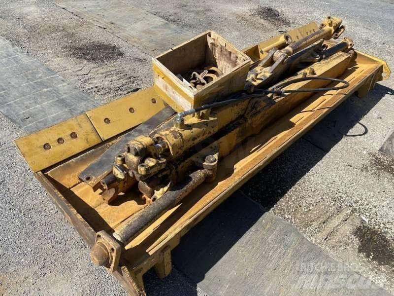 CAT D3B بلدوزرات مجنزرة