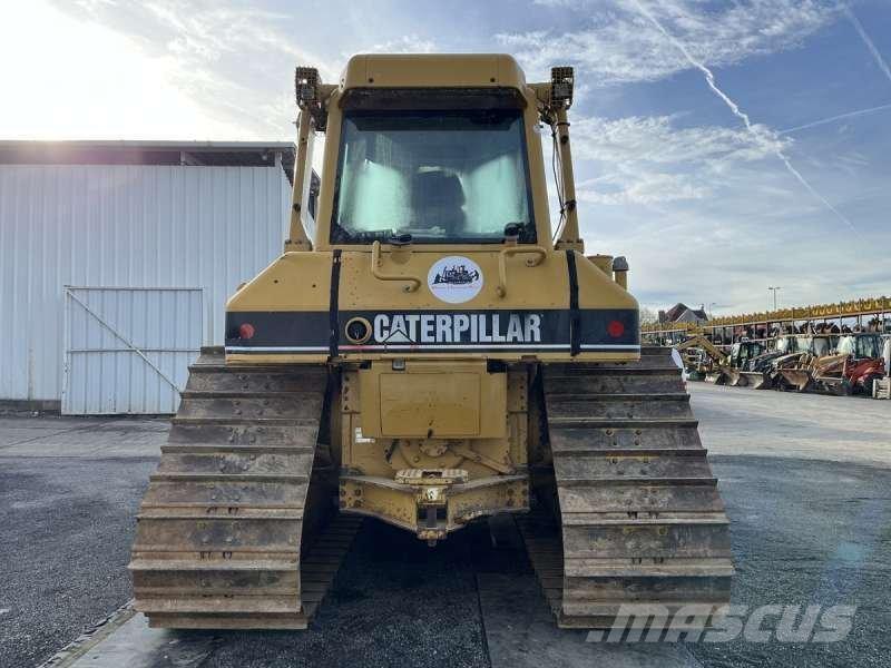 CAT D6N LGP بلدوزرات مجنزرة