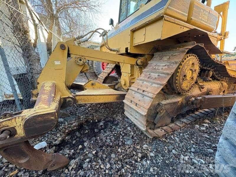 CAT D6RXL بلدوزرات مجنزرة