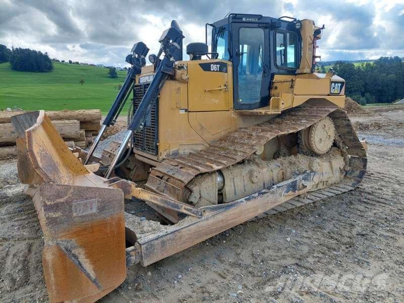 CAT D6T LGP بلدوزرات مجنزرة