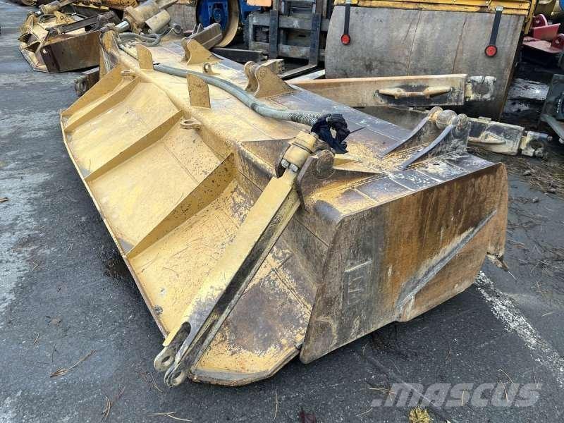 CAT D6T LGP بلدوزرات مجنزرة
