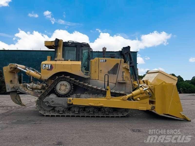 CAT D8T بلدوزرات مجنزرة