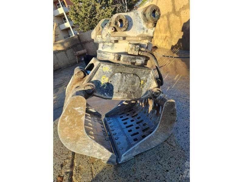 CAT MH3022 مناولات المخلفات / مناولات صناعية