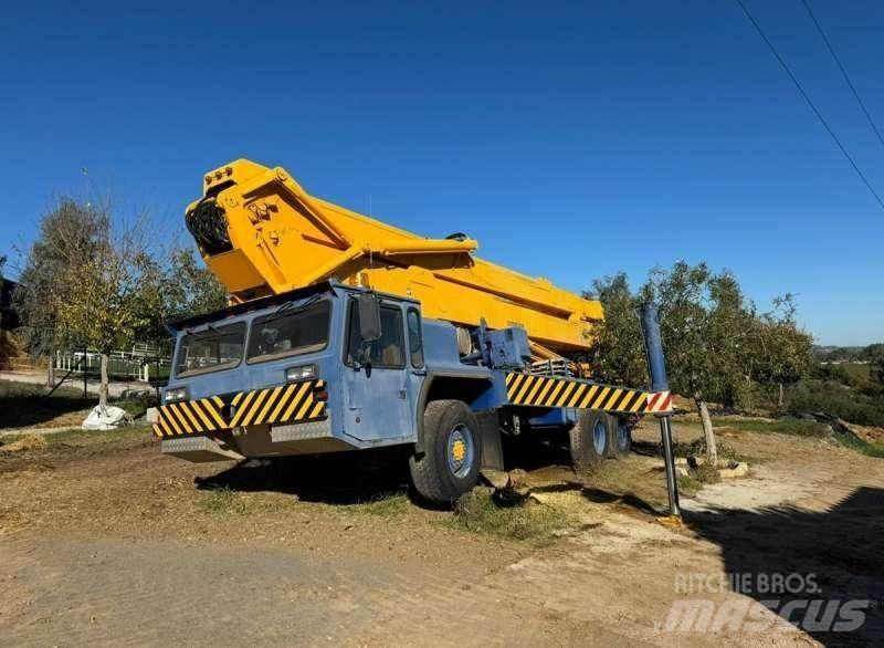 Condor 125/S رافعات صالحة لكل أنواع الطرق