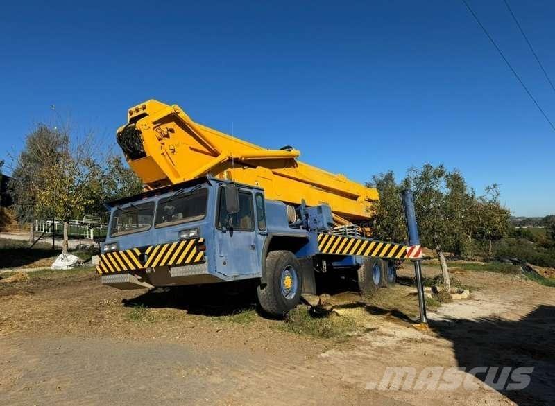 Condor 125/S رافعات صالحة لكل أنواع الطرق