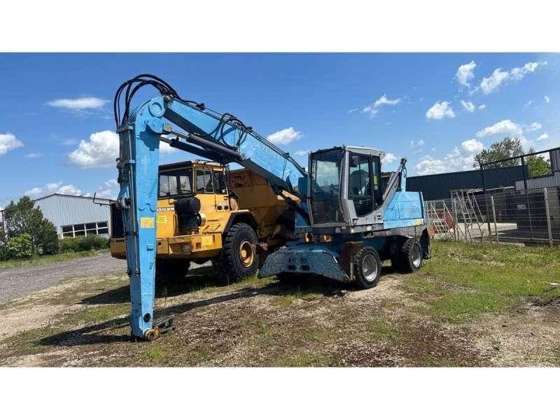 Fuchs MHL320 مناولات المخلفات / مناولات صناعية