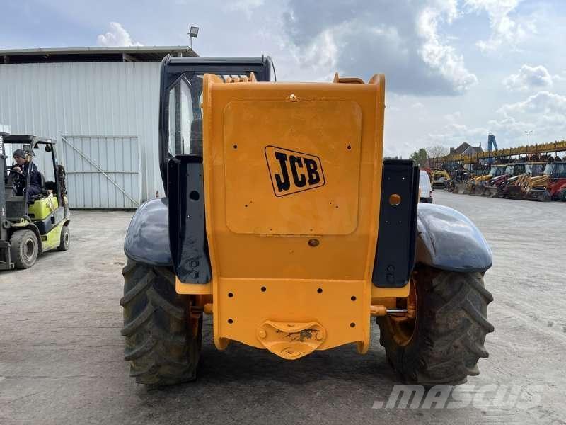 JCB 532-120 مناولات متداخلة