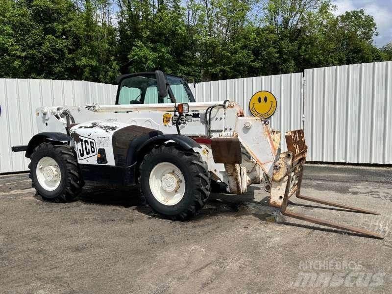 JCB 535-125 مناولات متداخلة