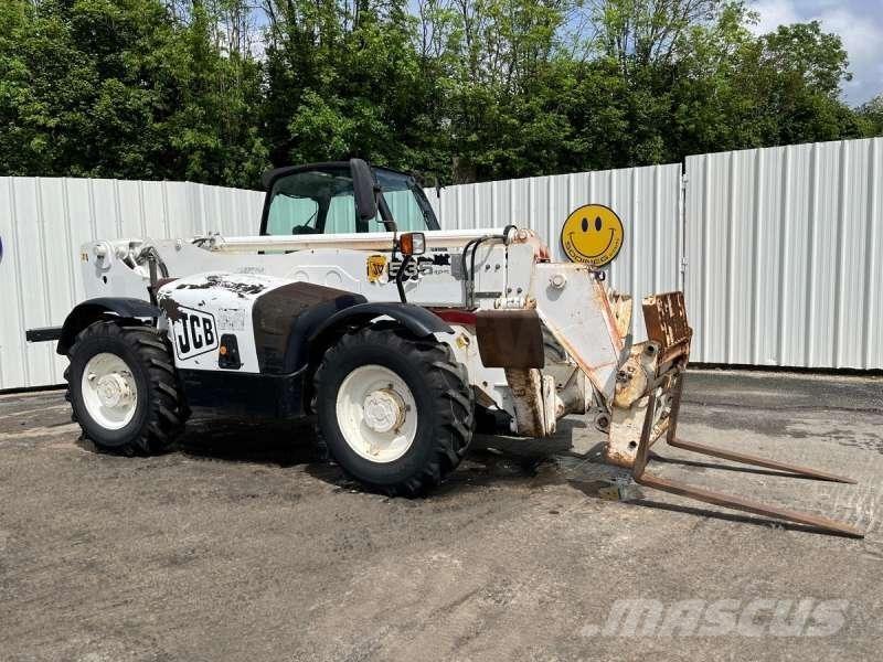 JCB 535-125 مناولات متداخلة