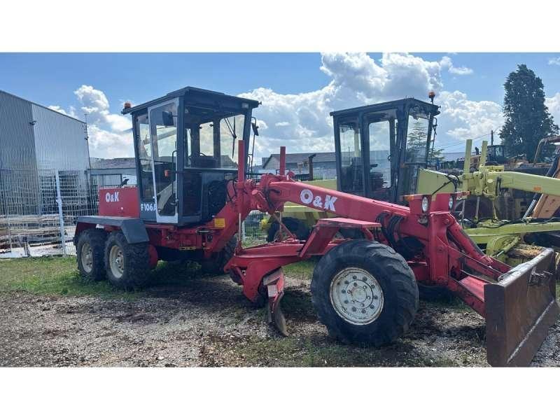 O&K F106A معدات تمهيد الطرق