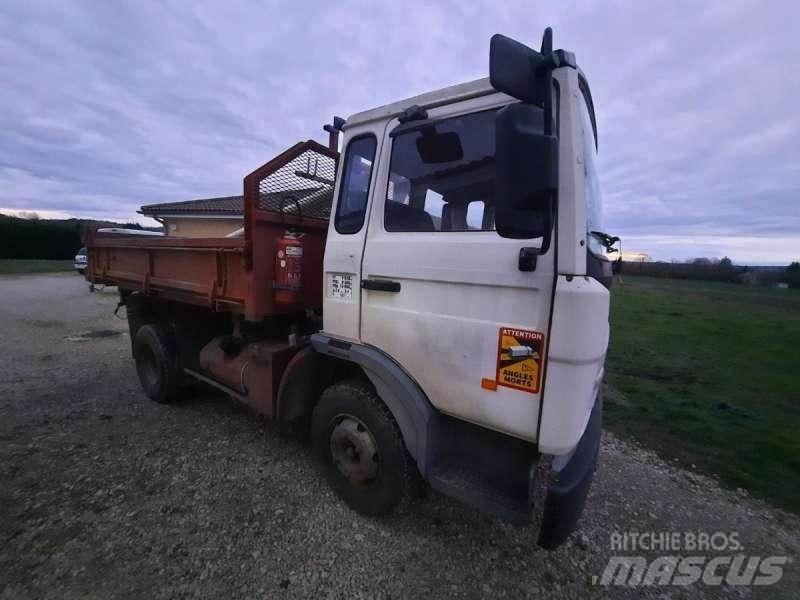 Renault 4X2 شاحنات قلابة