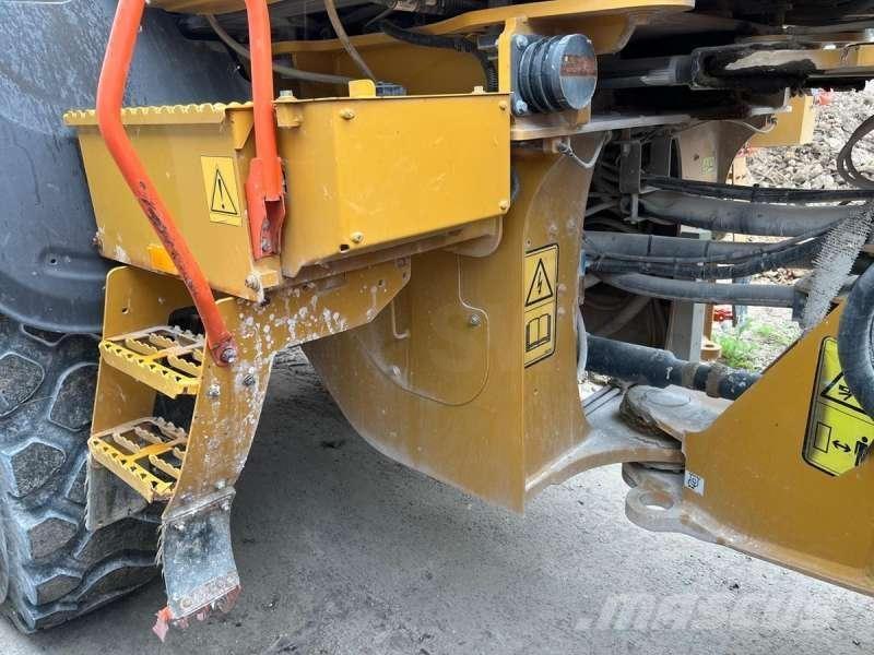 Volvo L110H لوادر بعجل