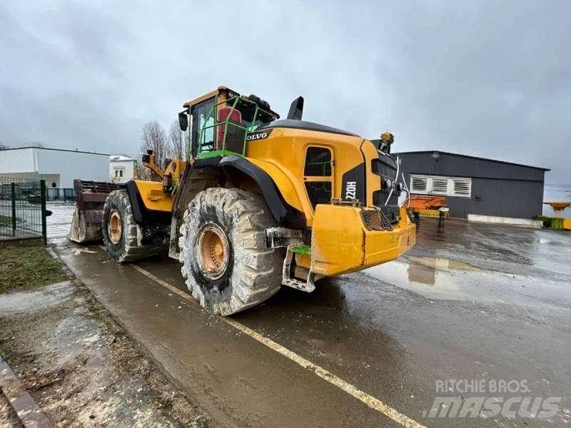 Volvo L220H لوادر بعجل