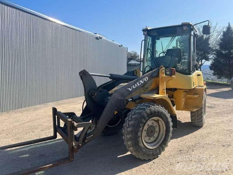 Volvo L30Z لوادر صغيرة
