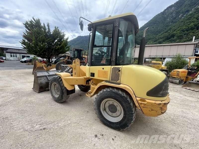 Volvo L30Z لوادر صغيرة