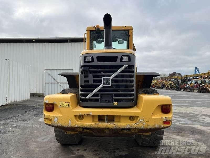 Volvo L90E لوادر بعجل