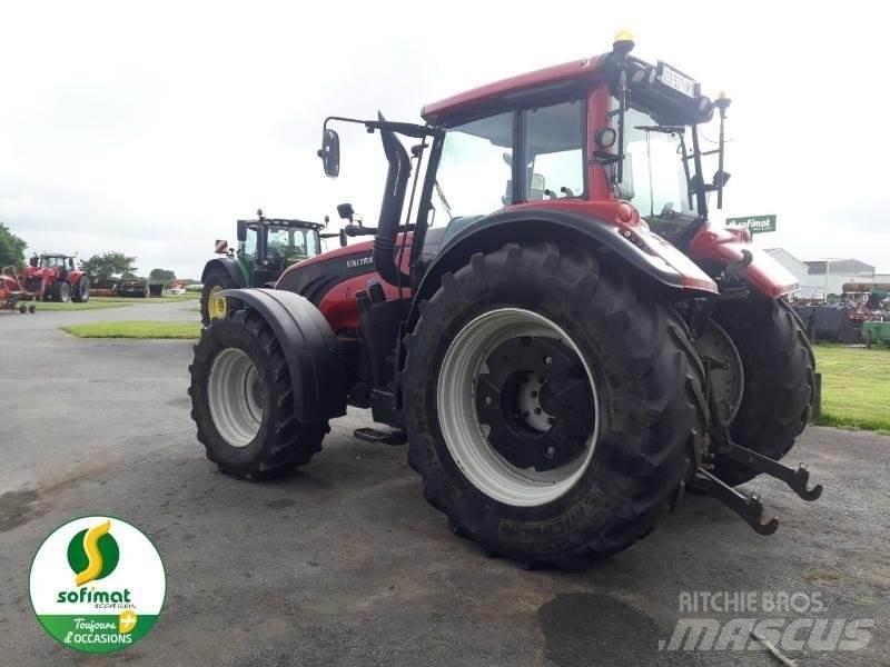 Valtra T183 الجرارات