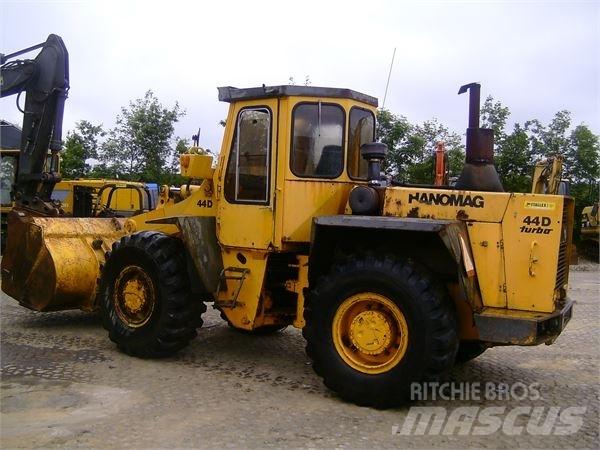 Hanomag 44D لوادر بعجل