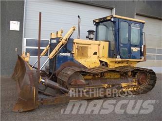 Hanomag D680E بلدوزرات مجنزرة