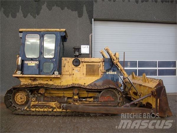 Hanomag D680E بلدوزرات مجنزرة