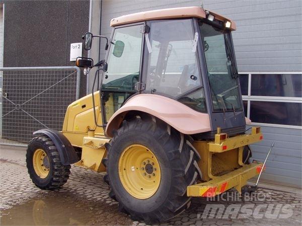 New Holland NH95 الجرارات