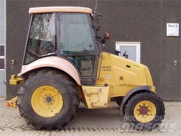 New Holland NH95 الجرارات
