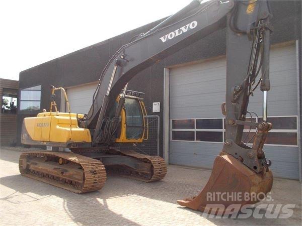 Volvo EC210LC حفارات زحافة