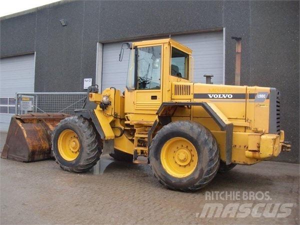 Volvo L90C لوادر بعجل