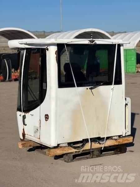 Liebherr 556 KABINA كابينة والداخلية