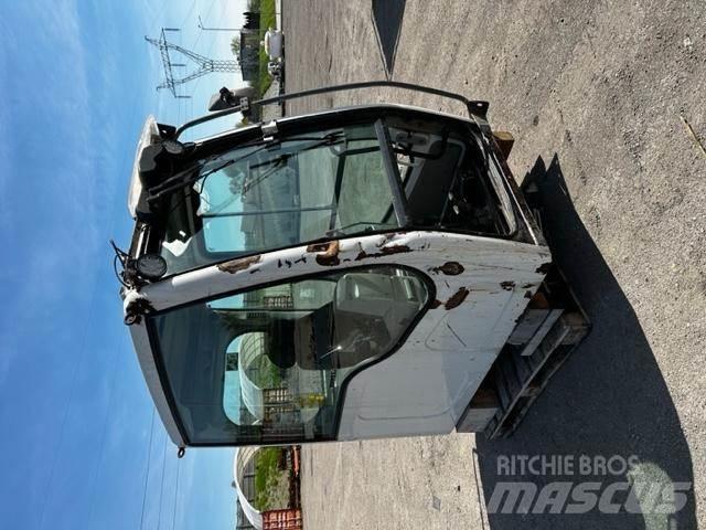 Liebherr R 906 كابينة والداخلية