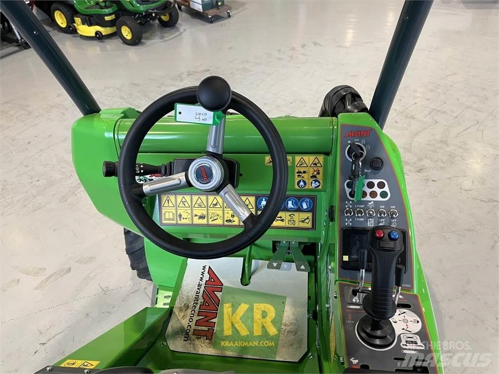 Avant 735 TDL لوادر وحفارات أمامية
