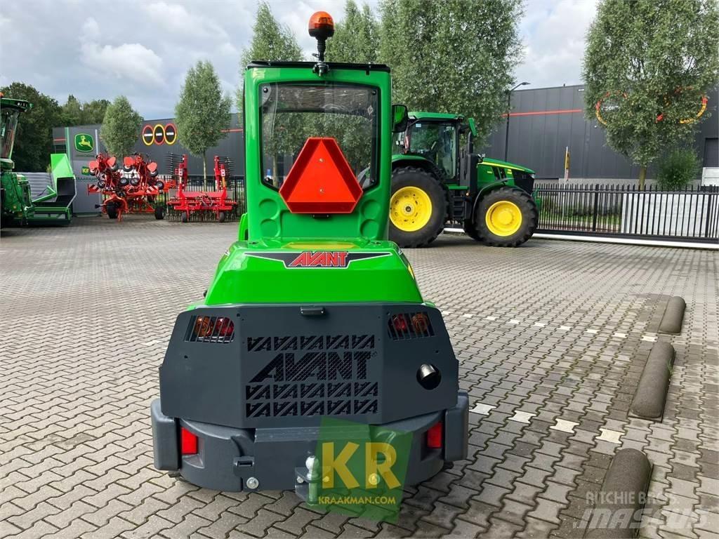 Avant 860 TDL لوادر وحفارات أمامية