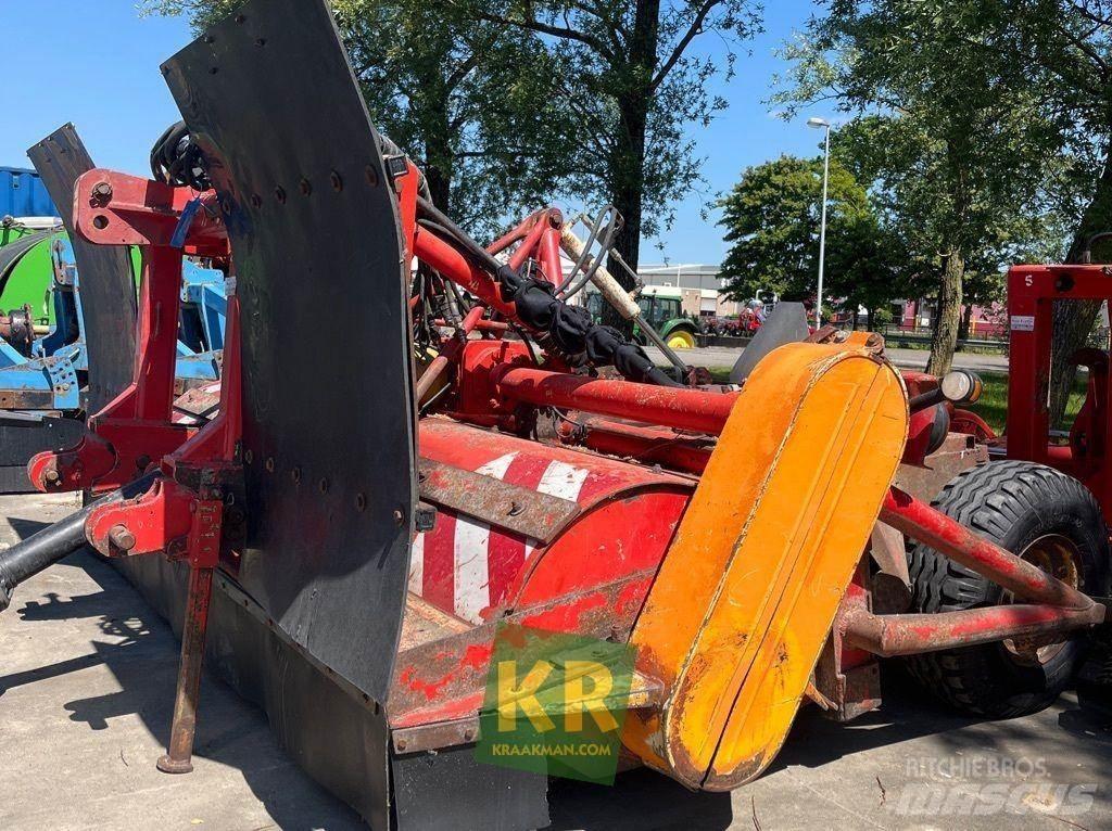 Dücker UM 27 جزازات وأغطية المراعي