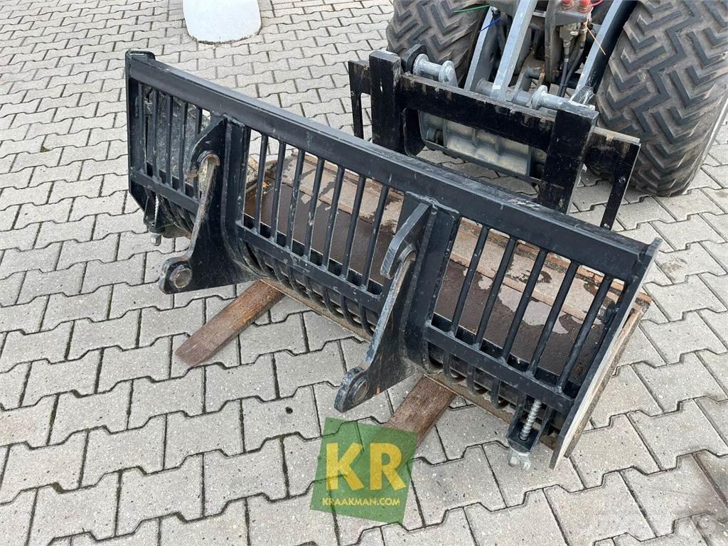 GiANT D332 لوادر وحفارات أمامية