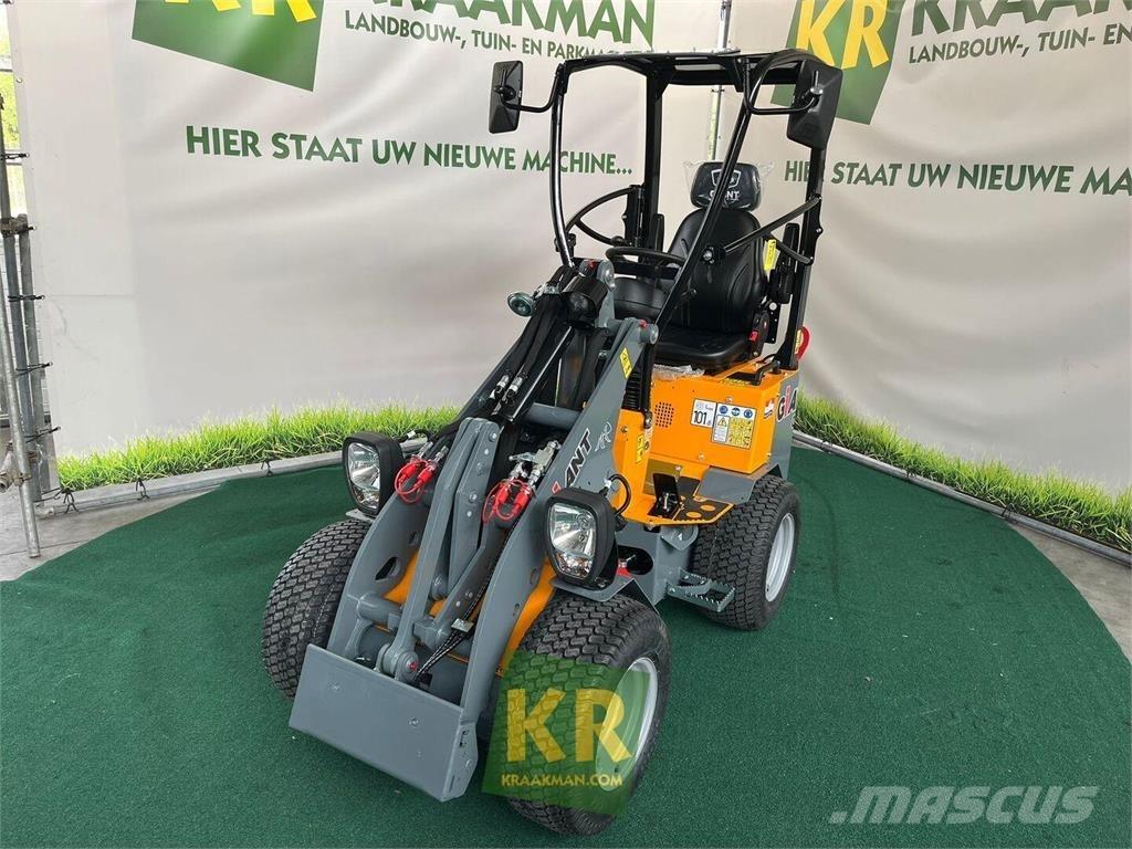 GiANT G1200 لوادر وحفارات أمامية