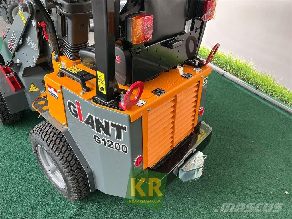 GiANT G1200 لوادر وحفارات أمامية
