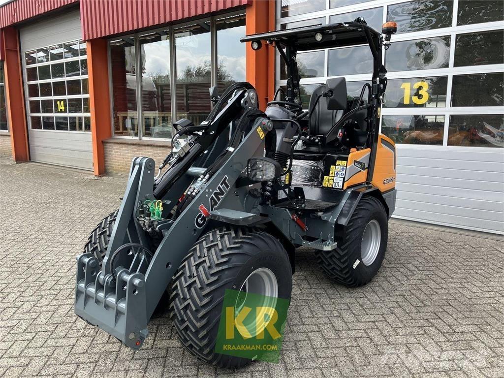 GiANT G2700 HD لوادر وحفارات أمامية