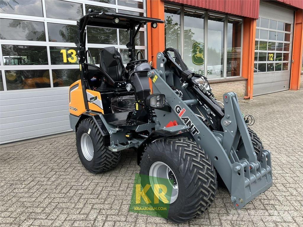 GiANT G2700 HD لوادر وحفارات أمامية
