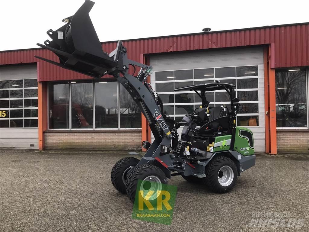 GiANT G2700E لوادر وحفارات أمامية